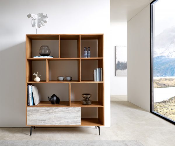 Vysoká skříň Kleo 115x150 cm přírodní akácie 2 dveře zkosené nohy černé - Image 2