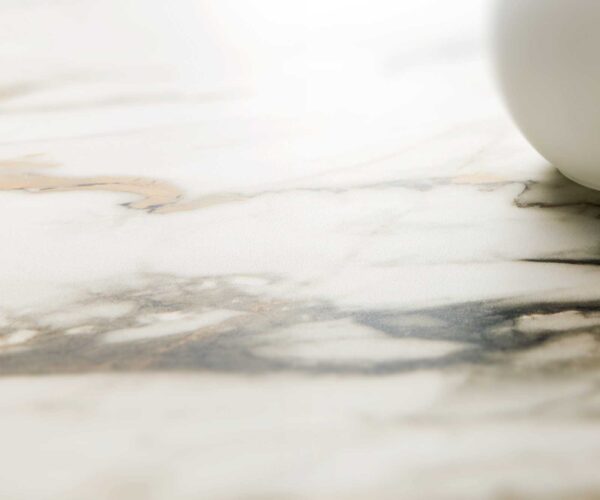 Jídelní stůl Edge keramika Calacatta Luxe bílá-zlatá-šedá 300x100 šikmé nohy nerezová ocel - Image 5