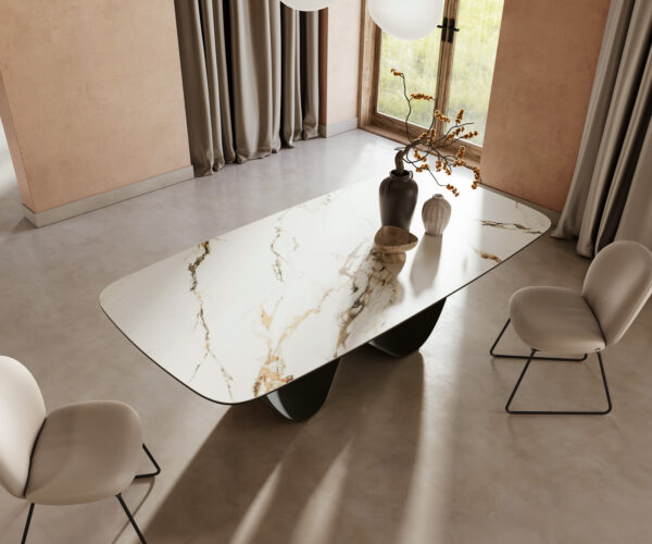 Jídelní stůl Edge lodě tvarovaný keramický Calacatta Luxe bílá-zlatá-šedá 240x120 nekonečná kovová podnož černá - Image 5