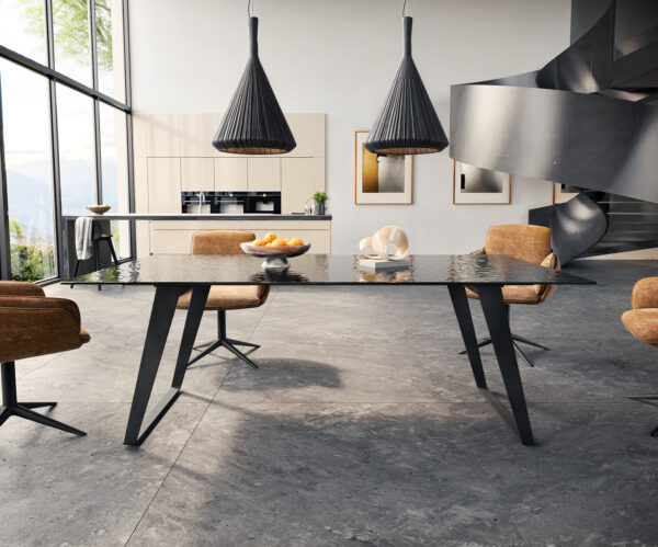 Jídelní stůl Edge 200x100 texturované sklo kouřově černé 3D design kov šikmý černý - Image 2