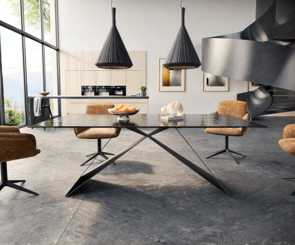 Jídelní stůl Edge 200x100 texturované sklo kouřově černé 3D design V-rám plochý černý - Image 2