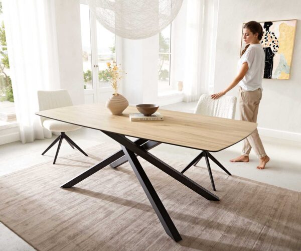 Jídelní stůl Edge lodě tvarovaný keramický Laminam® Sabbia dubová barva 200x100 cm, křížová kovová černá podnož - Image 2