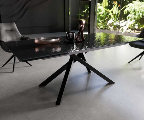 Jídelní stůl Edge reliefní sklo kouřově černé 3D design 200-300x100 křížová podnož obdélníkový kov černý rozkládací - Image 5