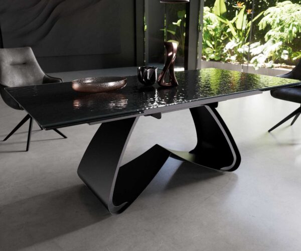Jídelní stůl Edge reliefní sklo kouřově černé 3D design 200-300x100 s černou kovovou podnoží rozkládací - Image 5