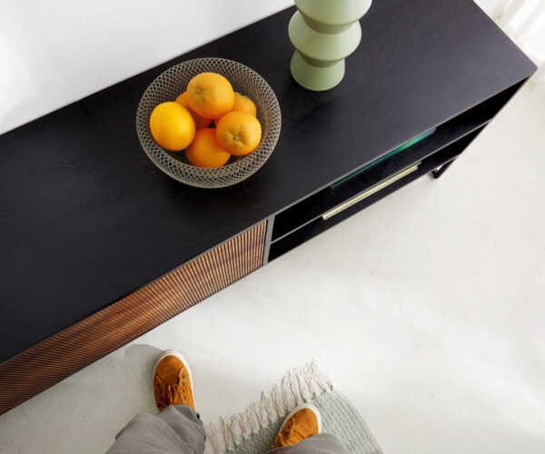 TV stolek Vaag 200 cm přírodní sheesham mango černá 2 dveře 2 přihrádky - Image 5