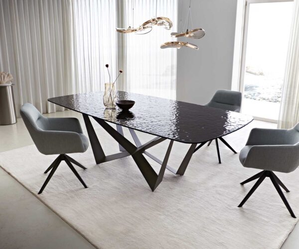 Jídelní stůl Edge lodě tvarované reliéfní sklo kouřově černé 3D design 240x120 pavoučí plochý kov černý - Image 2