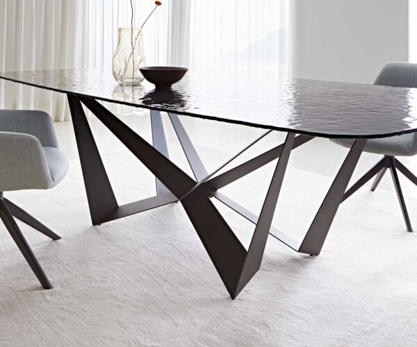 Jídelní stůl Edge lodě tvarované reliéfní sklo kouřově černé 3D design 240x120 pavoučí plochý kov černý - Image 7