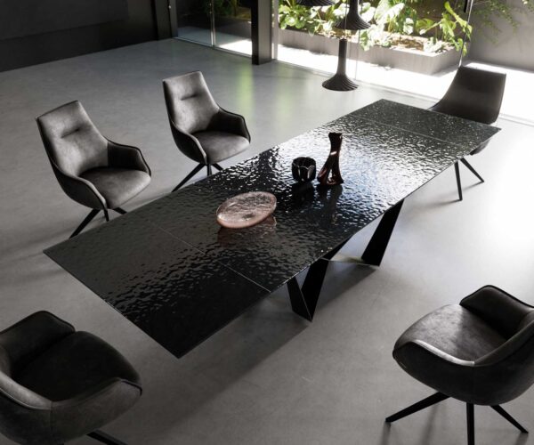 Jídelní stůl Edge reliefní sklo kouřově černé 3D design 200-300x100 pavoučí plochý kov černý rozkládací - Image 4