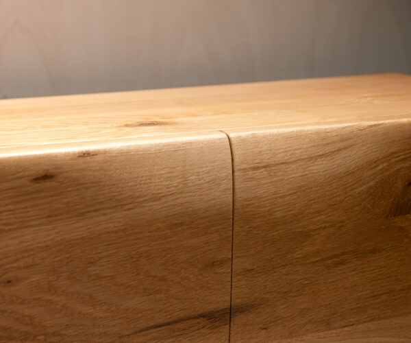 Komoda New Live-Edge 145 cm přírodní dub, 3 dveře, nohy ve stylu plovoucí - Image 3