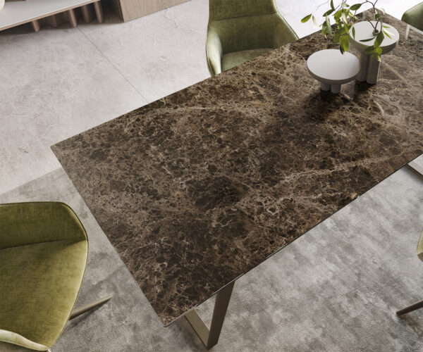 Jídelní stůl Edge 200x100 keramika Laminam Emperador Extra Lucidato tmavě hnědý kovový efekt s titanovým šikmým zakončením - Image 4