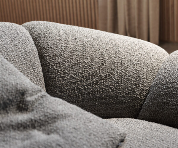 Velká pohovka Lunna 360x175 cm bouclé stříbrně šedá 2 polštáře - Image 4