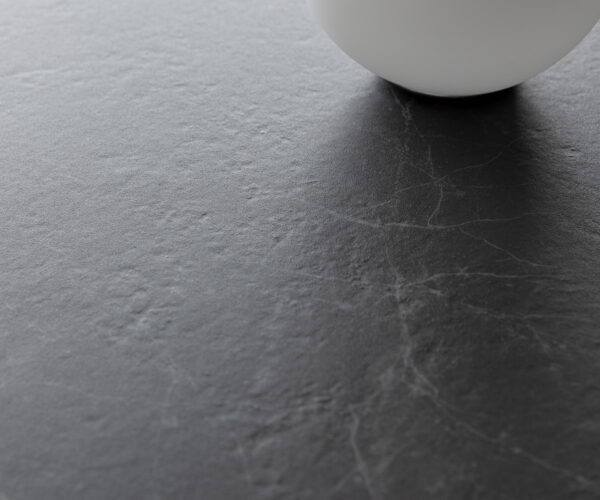 Jídelní stůl Edge 300x100 cm Laminam® keramika šedá, černá noha ve tvaru V - Image 5