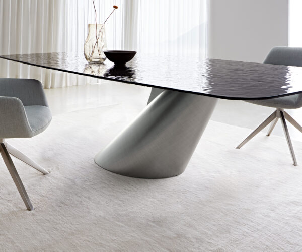 Jídelní stůl Edge lodní tvar 240x120 texturované sklo kouřově černé 3D design Cono kovově stříbrné - Image 4